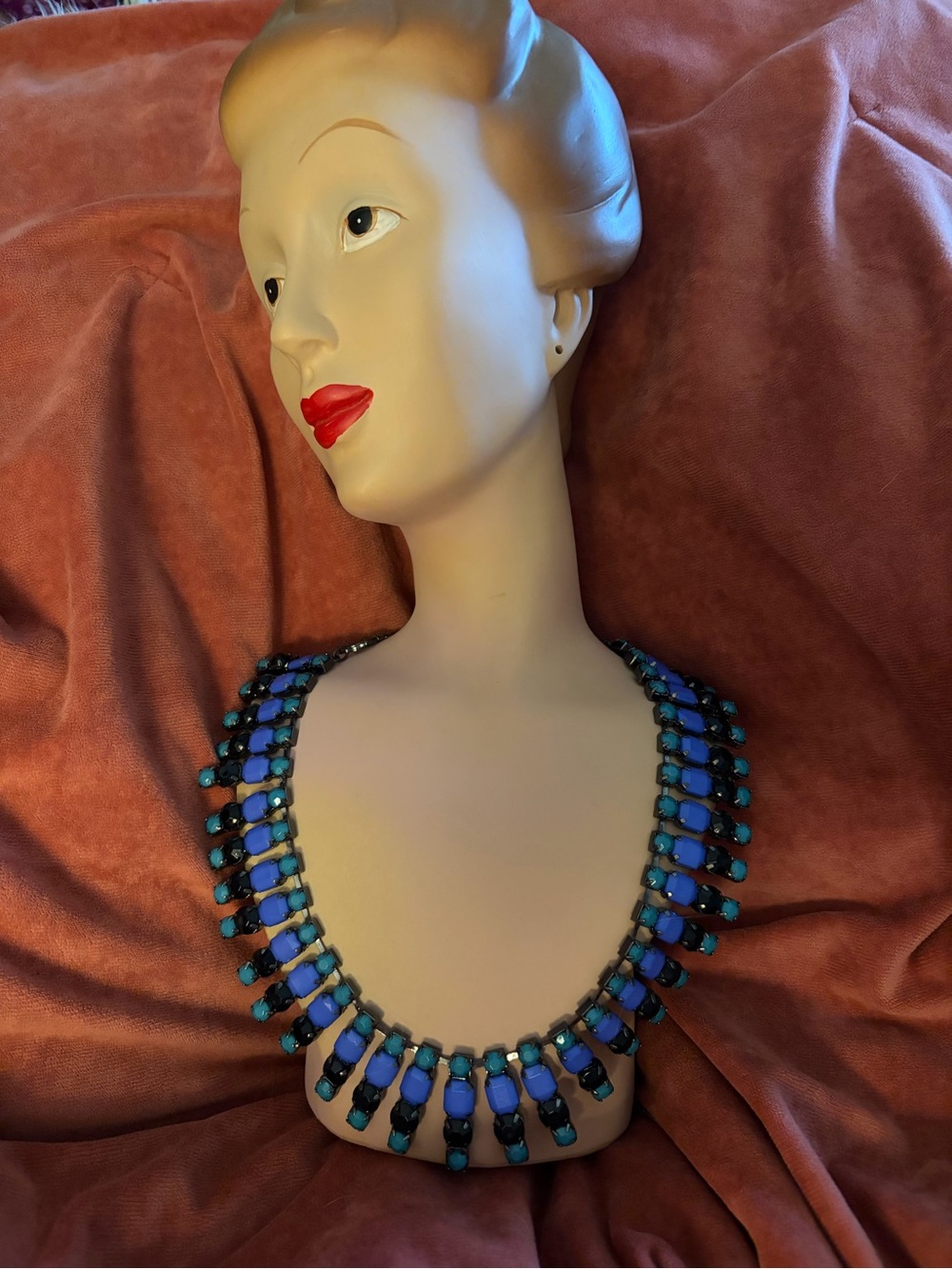 Vintage Costume Jewelry Cleopatra Bib Necklace.